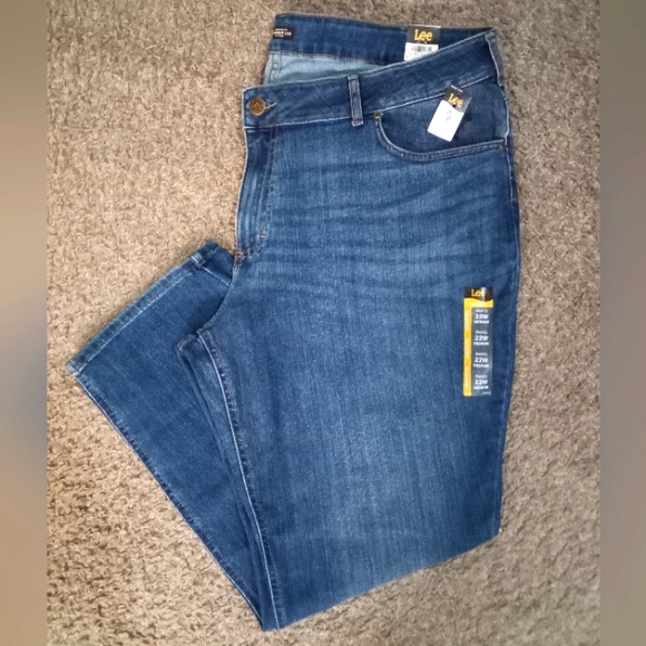 Lee Denim - WOMEN PLUS SIZE JEANS SIZE 22W MEDIUM